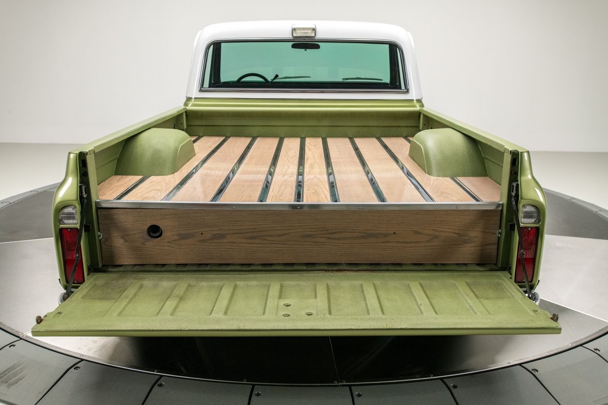 Chevrolet-C-10-1972-Pickup-Truck-22