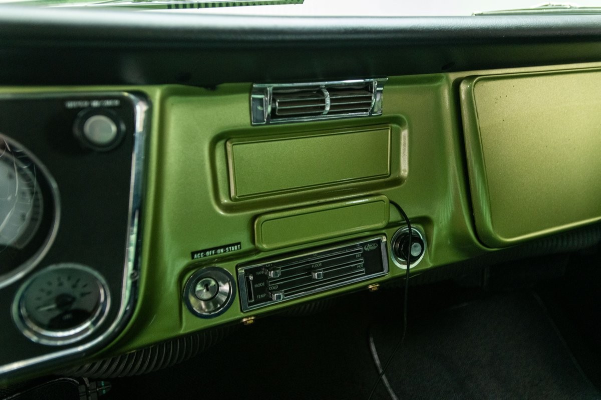 Chevrolet-C-10-1972-Pickup-Truck-37