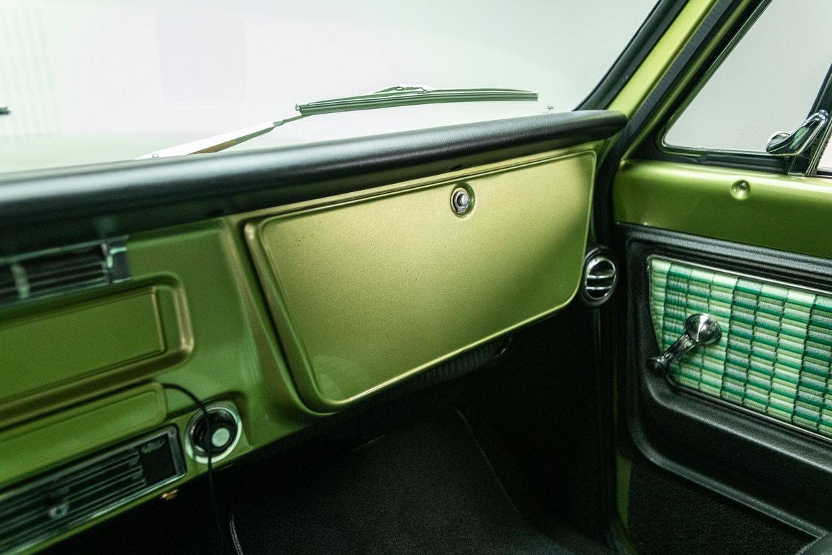 Chevrolet-C-10-1972-Pickup-Truck-38