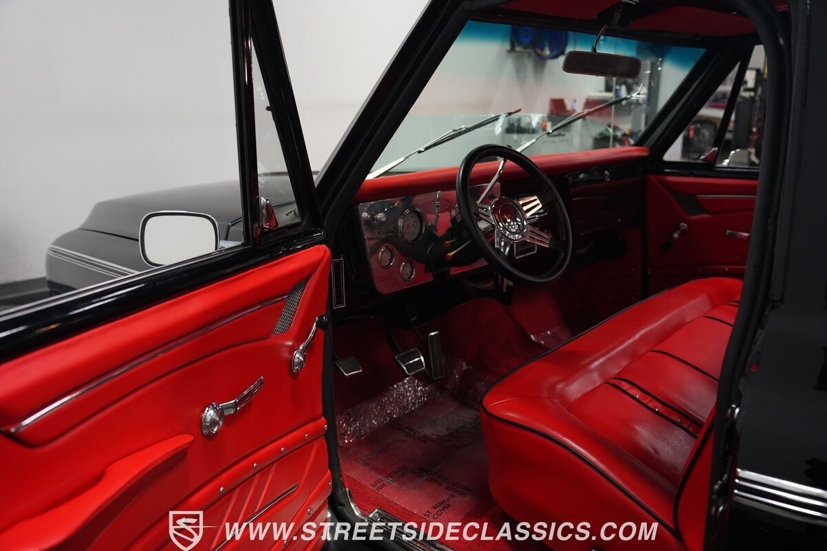 Chevrolet-C-10-1972-Pickup-Truck-4