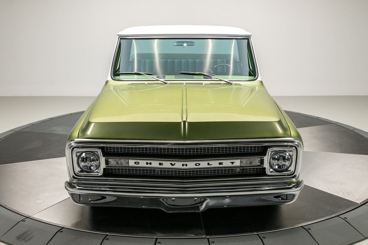 Chevrolet-C-10-1972-Pickup-Truck-8
