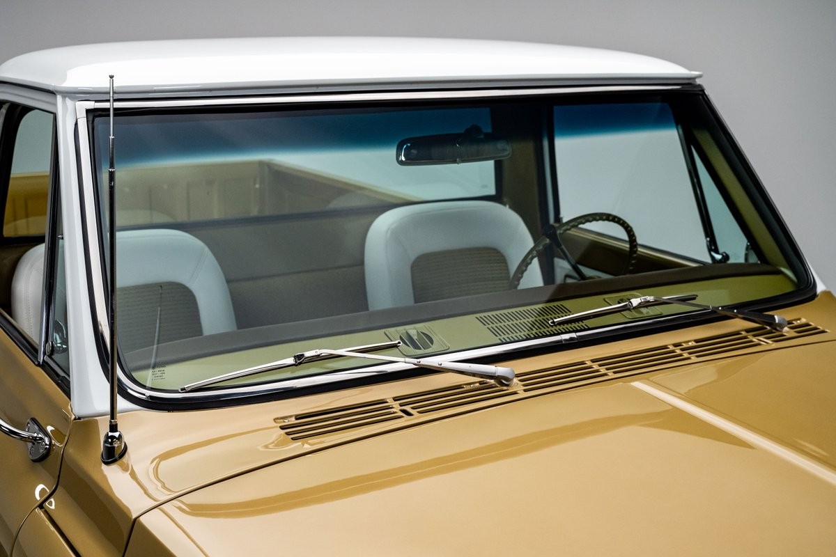 Chevrolet-C-10-1972-Truck-10