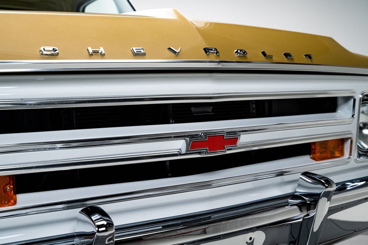 Chevrolet-C-10-1972-Truck-12