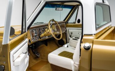 Chevrolet-C-10-1972-Truck-2