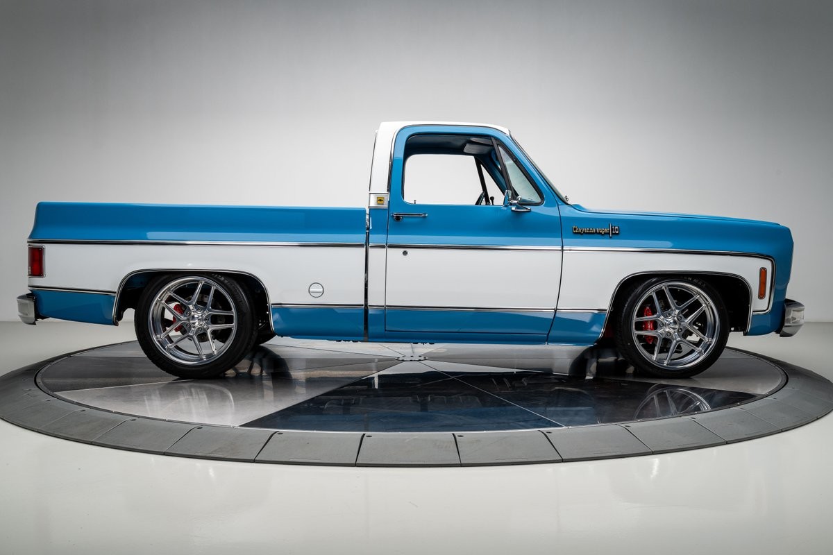 Chevrolet-C-10-1973-Pickup-Truck-12