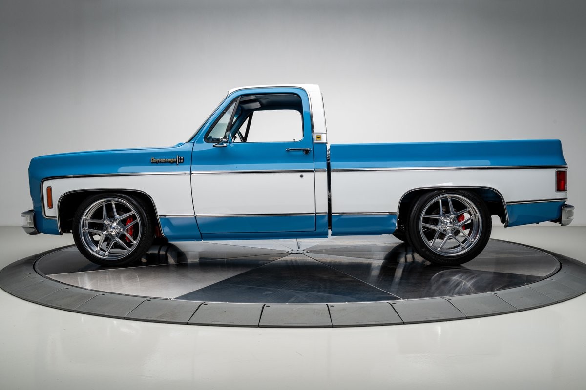 Chevrolet-C-10-1973-Pickup-Truck-13