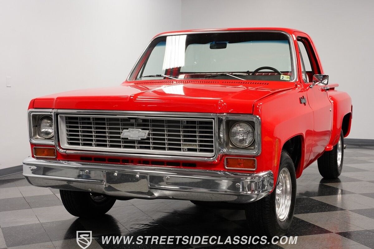Chevrolet-C-10-1973-Pickup-Truck-18