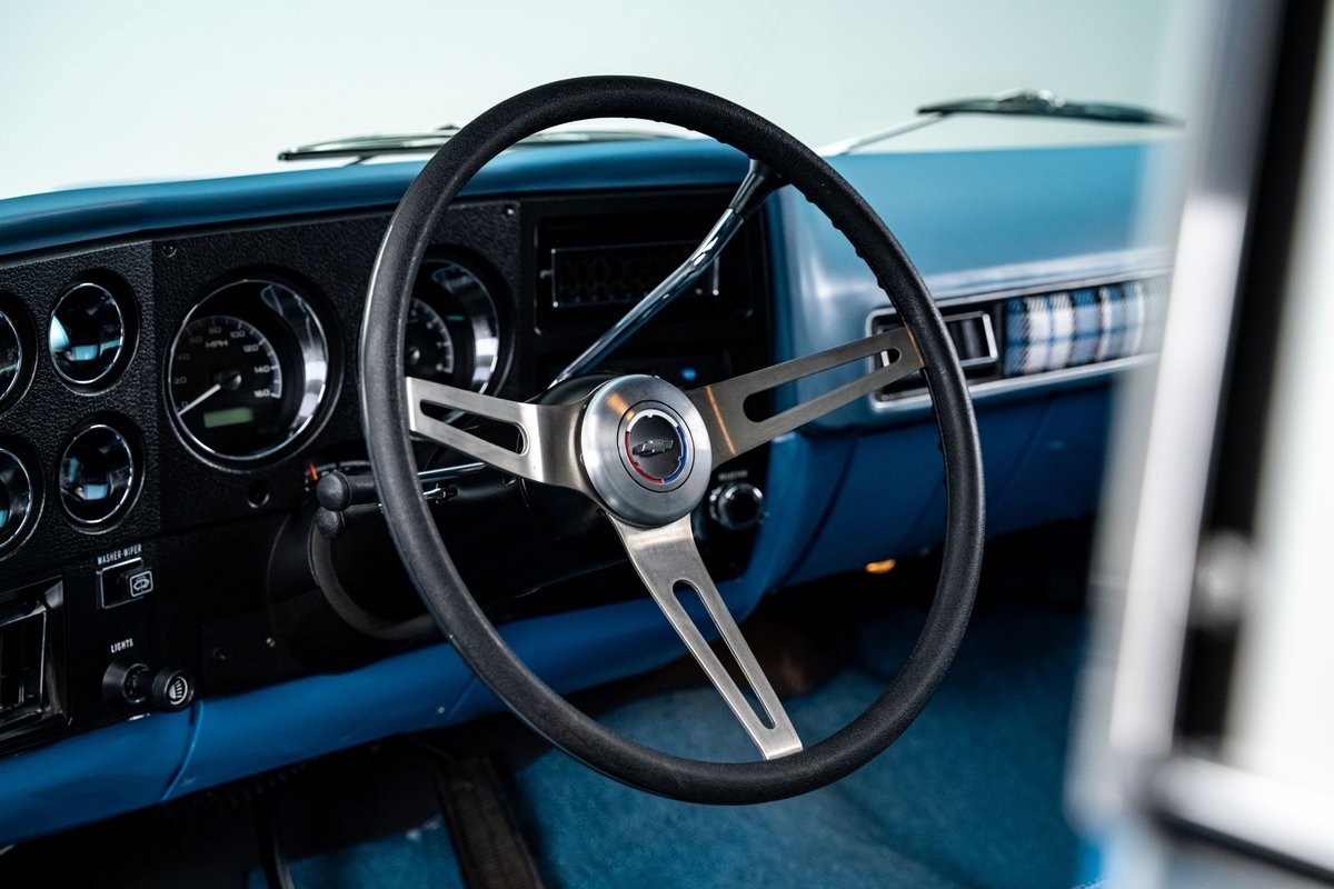 Chevrolet-C-10-1973-Pickup-Truck-3