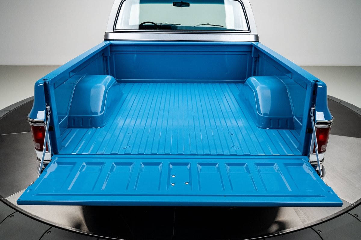 Chevrolet-C-10-1973-Pickup-Truck-30