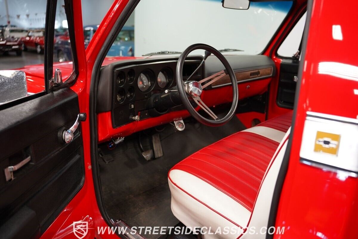 Chevrolet-C-10-1973-Pickup-Truck-4