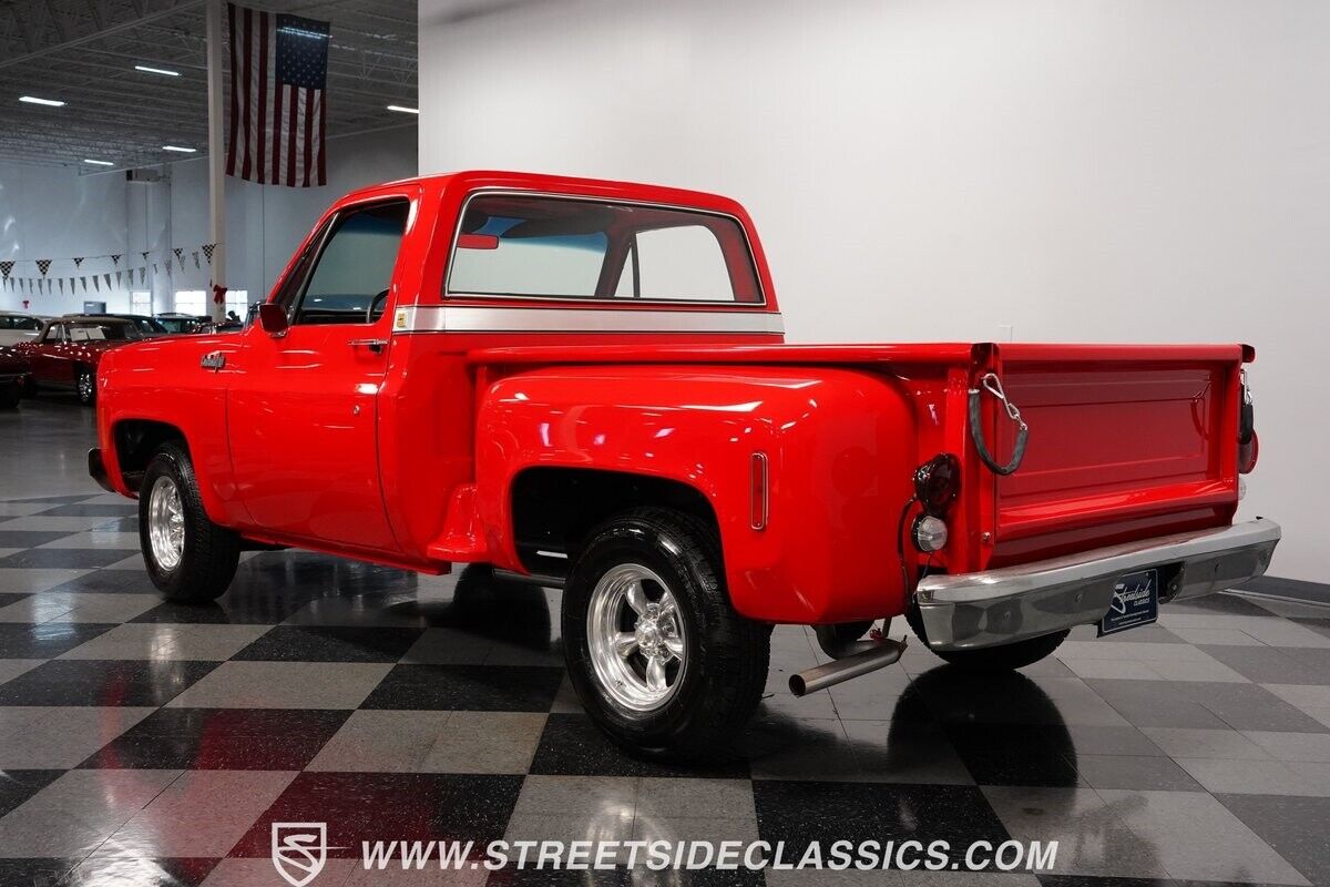 Chevrolet-C-10-1973-Pickup-Truck-9