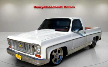 Chevrolet-C-10-1974-Classic-Car-12