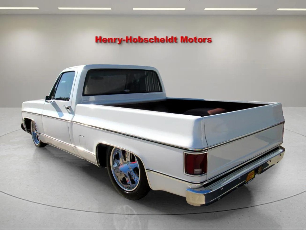 Chevrolet-C-10-1974-Classic-Car-15