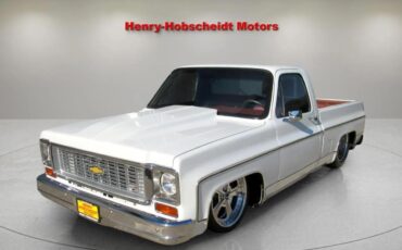 Chevrolet-C-10-1974-Classic-Car-16