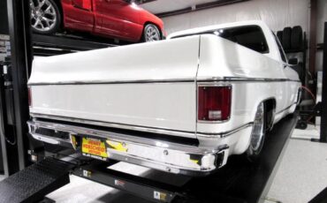 Chevrolet-C-10-1974-Classic-Car-23