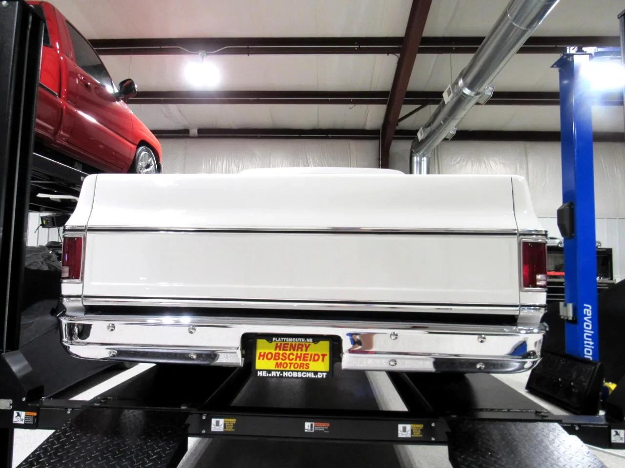 Chevrolet-C-10-1974-Classic-Car-24