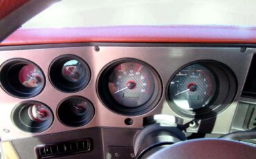 Chevrolet-C-10-1974-Classic-Car-37