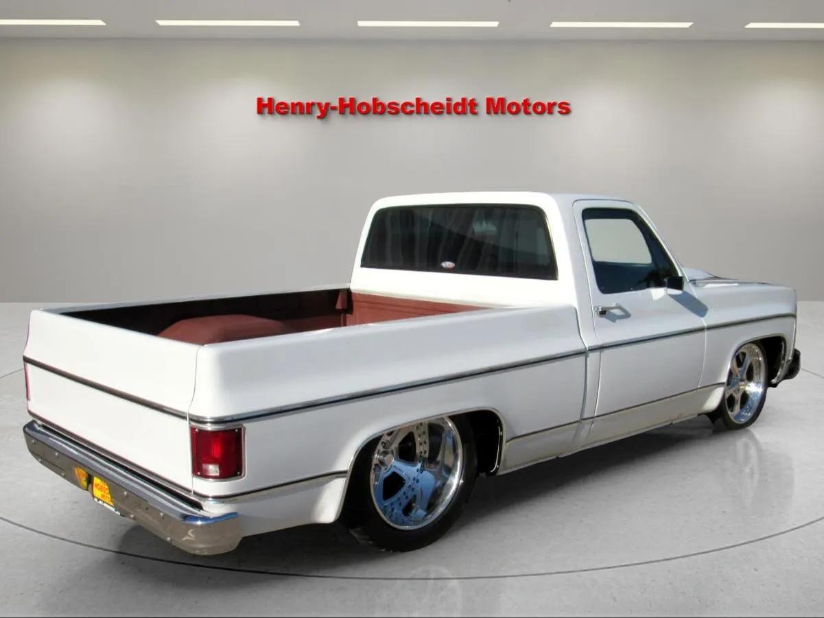 Chevrolet-C-10-1974-Classic-Car-5