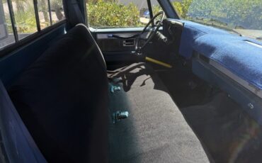 Chevrolet-C-10-1975-Pickup-Truck-3