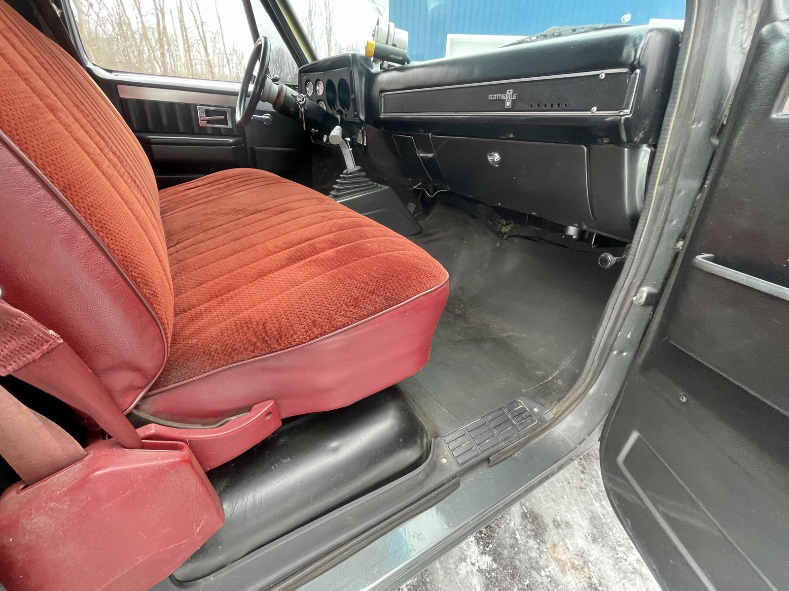 Chevrolet-C-10-1981-Standard-Cab-Pickup-31