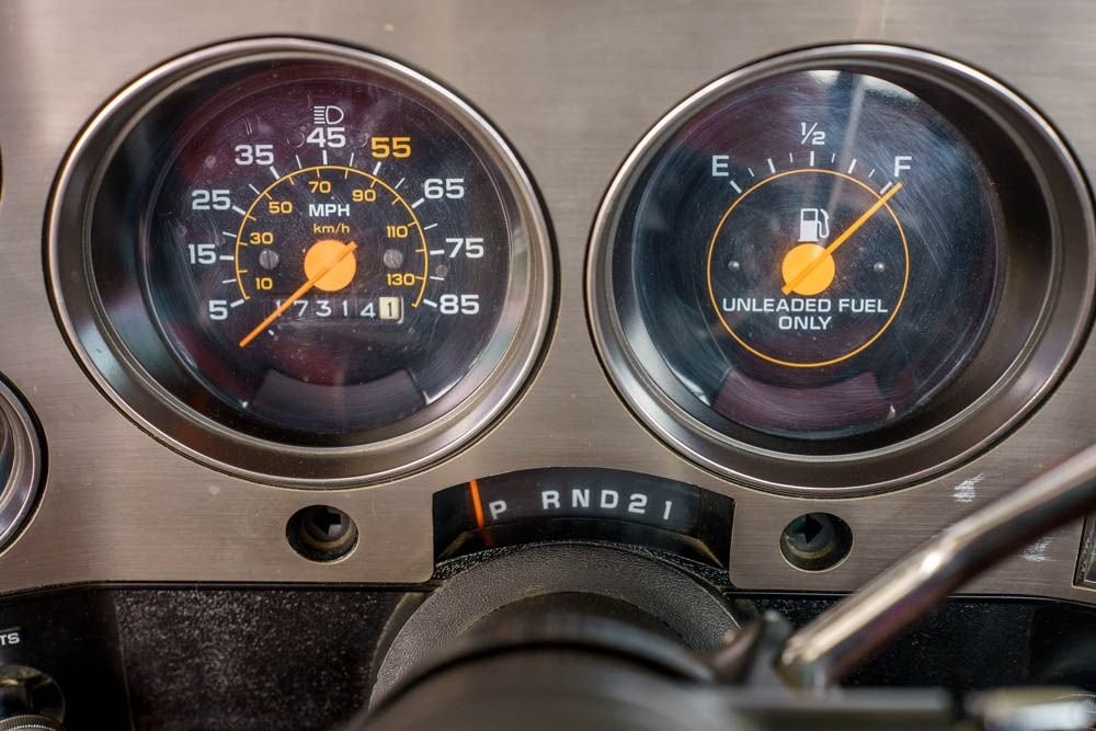 Chevrolet-C-10-1985-Standard-Cab-Pickup-14