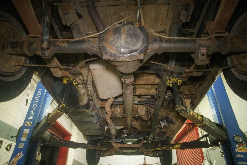 Chevrolet-C-10-1985-Standard-Cab-Pickup-22