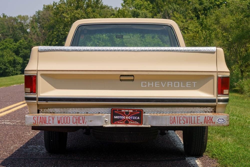 Chevrolet-C-10-1985-Standard-Cab-Pickup-27