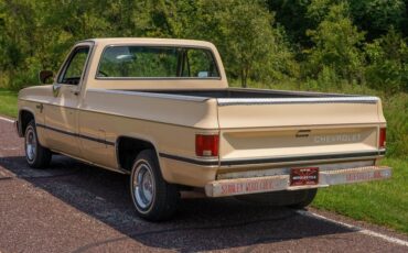 Chevrolet-C-10-1985-Standard-Cab-Pickup-28