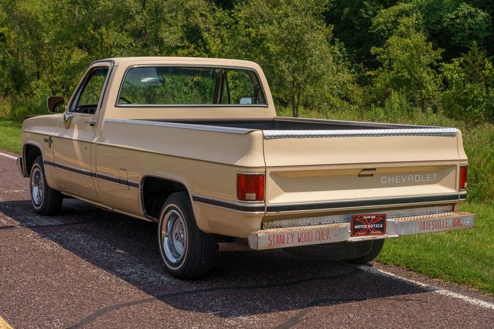 Chevrolet-C-10-1985-Standard-Cab-Pickup-28