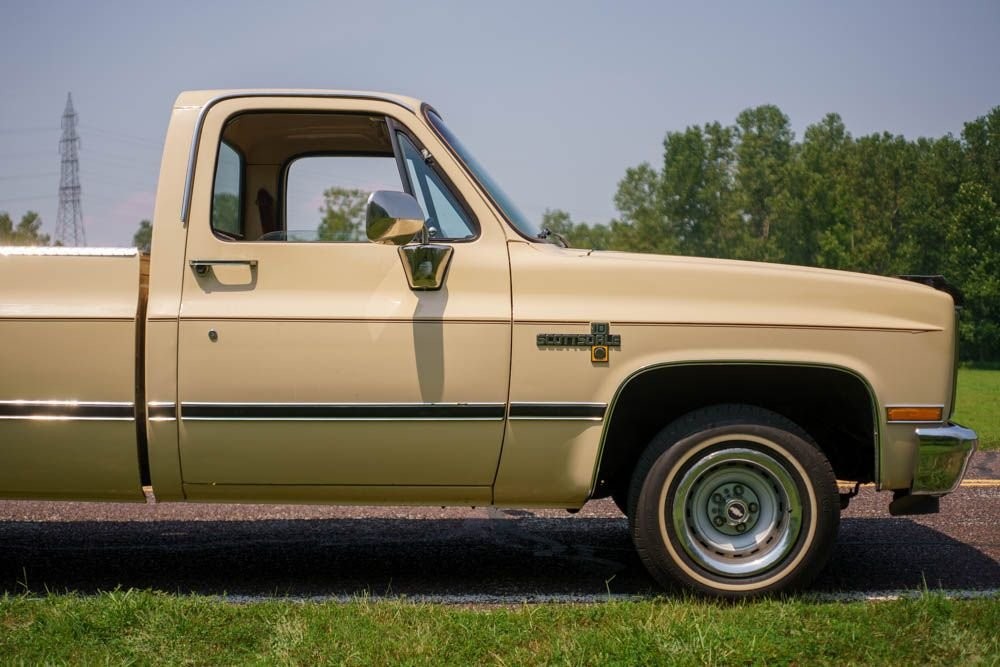 Chevrolet-C-10-1985-Standard-Cab-Pickup-34