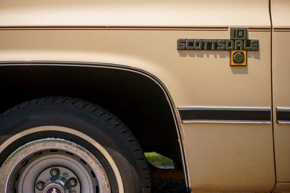 Chevrolet-C-10-1985-Standard-Cab-Pickup-9