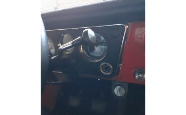 Chevrolet-C10-1968-Hugger-Orange-Black-and-Orange-1