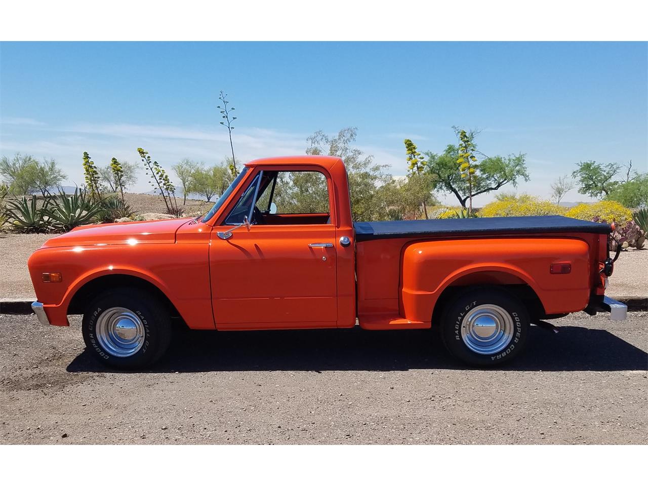 Chevrolet-C10-1968-Hugger-Orange-Black-and-Orange-2