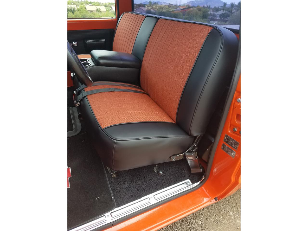 Chevrolet-C10-1968-Hugger-Orange-Black-and-Orange-4