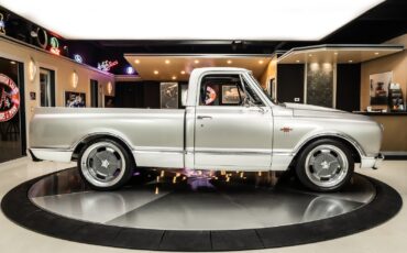 Chevrolet-C10-1969-Pickup-Truck-11