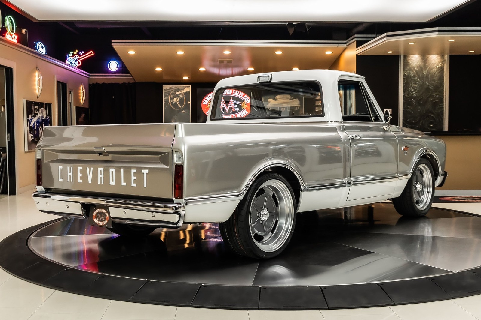 Chevrolet-C10-1969-Pickup-Truck-12