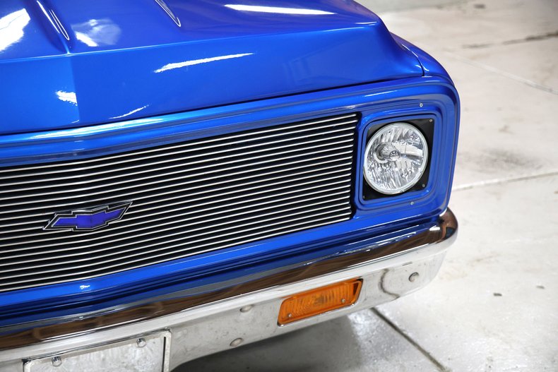 Chevrolet-C10-1972-Hyper-Blue-Metallic-Black-2