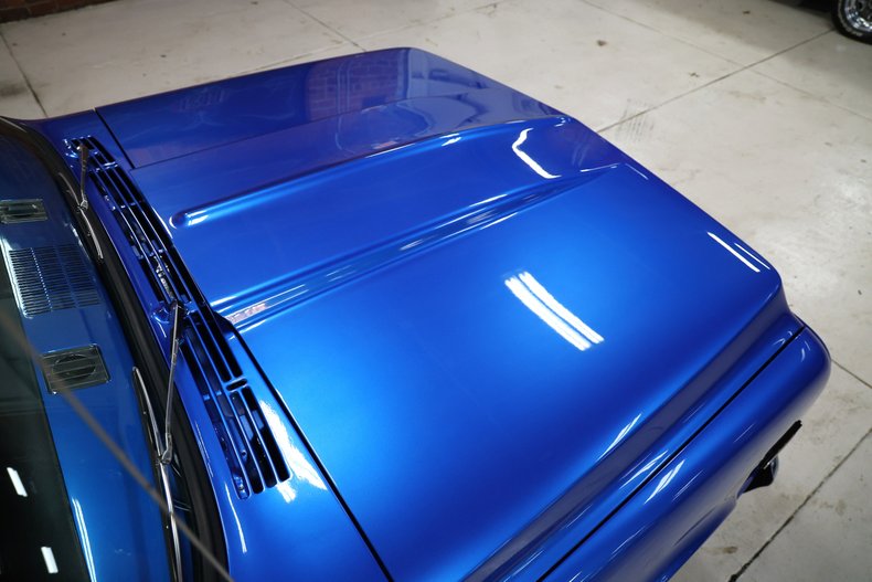 Chevrolet-C10-1972-Hyper-Blue-Metallic-Black-22