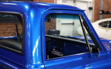 Chevrolet-C10-1972-Hyper-Blue-Metallic-Black-25