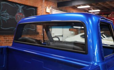 Chevrolet-C10-1972-Hyper-Blue-Metallic-Black-28