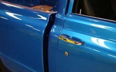 Chevrolet-C10-1972-Hyper-Blue-Metallic-Black-29