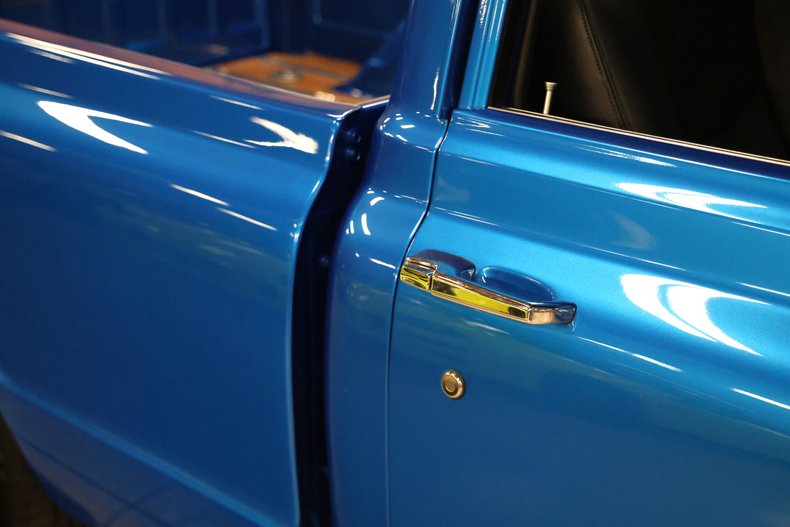 Chevrolet-C10-1972-Hyper-Blue-Metallic-Black-29