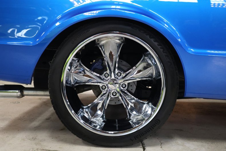 Chevrolet-C10-1972-Hyper-Blue-Metallic-Black-3