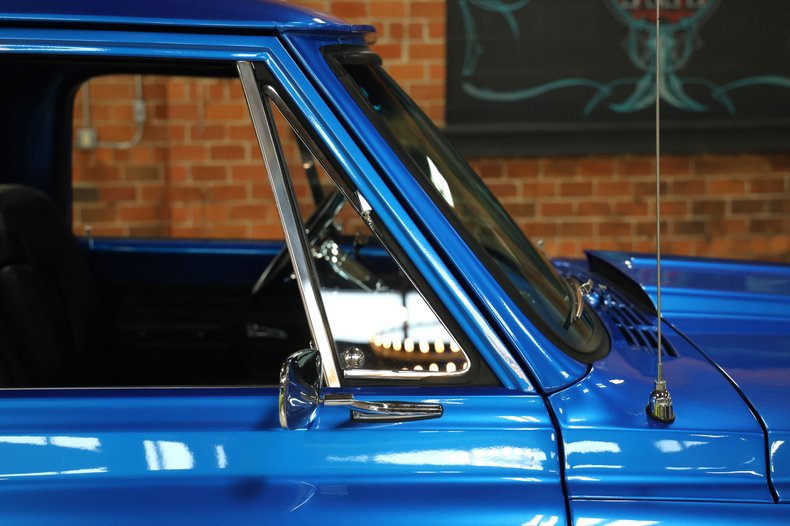 Chevrolet-C10-1972-Hyper-Blue-Metallic-Black-30