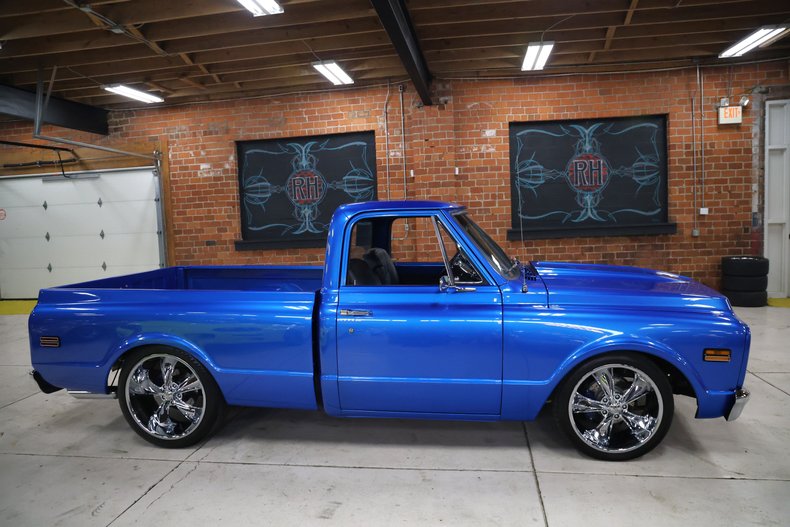 Chevrolet-C10-1972-Hyper-Blue-Metallic-Black-33