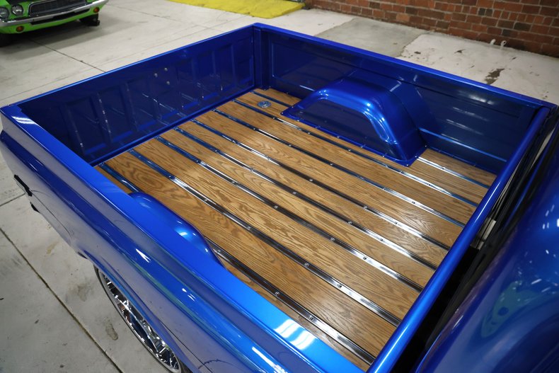 Chevrolet-C10-1972-Hyper-Blue-Metallic-Black-34