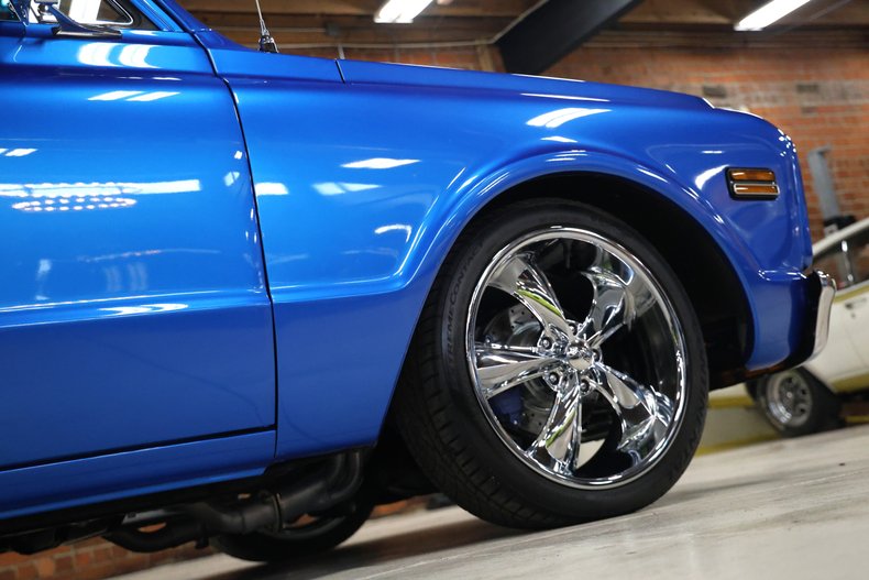 Chevrolet-C10-1972-Hyper-Blue-Metallic-Black-36
