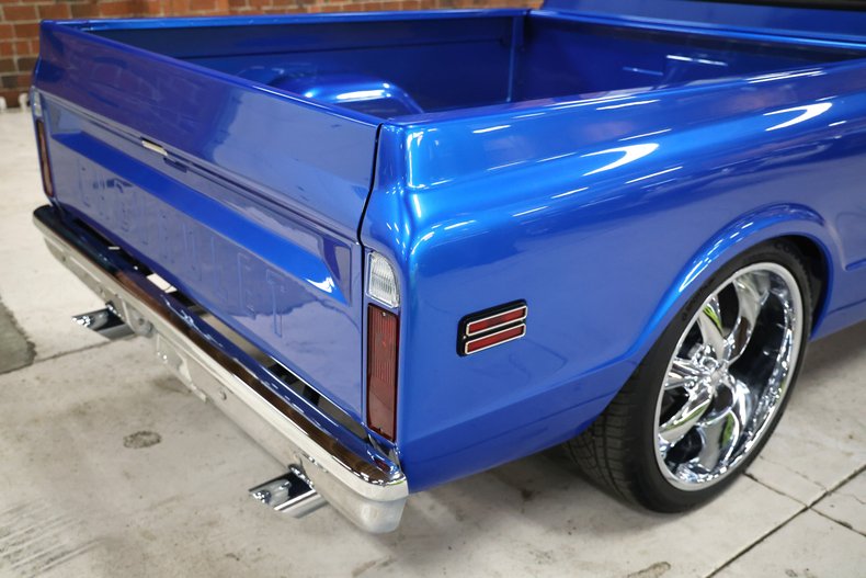 Chevrolet-C10-1972-Hyper-Blue-Metallic-Black-38