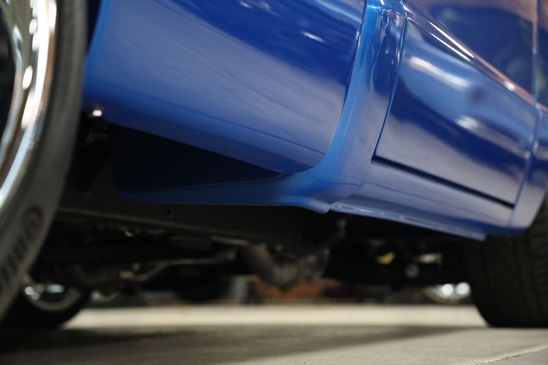 Chevrolet-C10-1972-Hyper-Blue-Metallic-Black-4