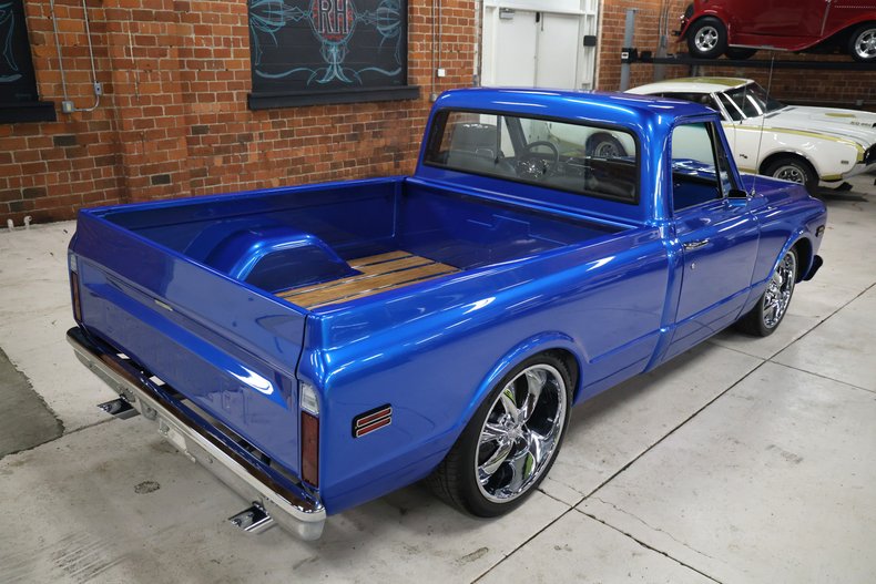 Chevrolet-C10-1972-Hyper-Blue-Metallic-Black-40